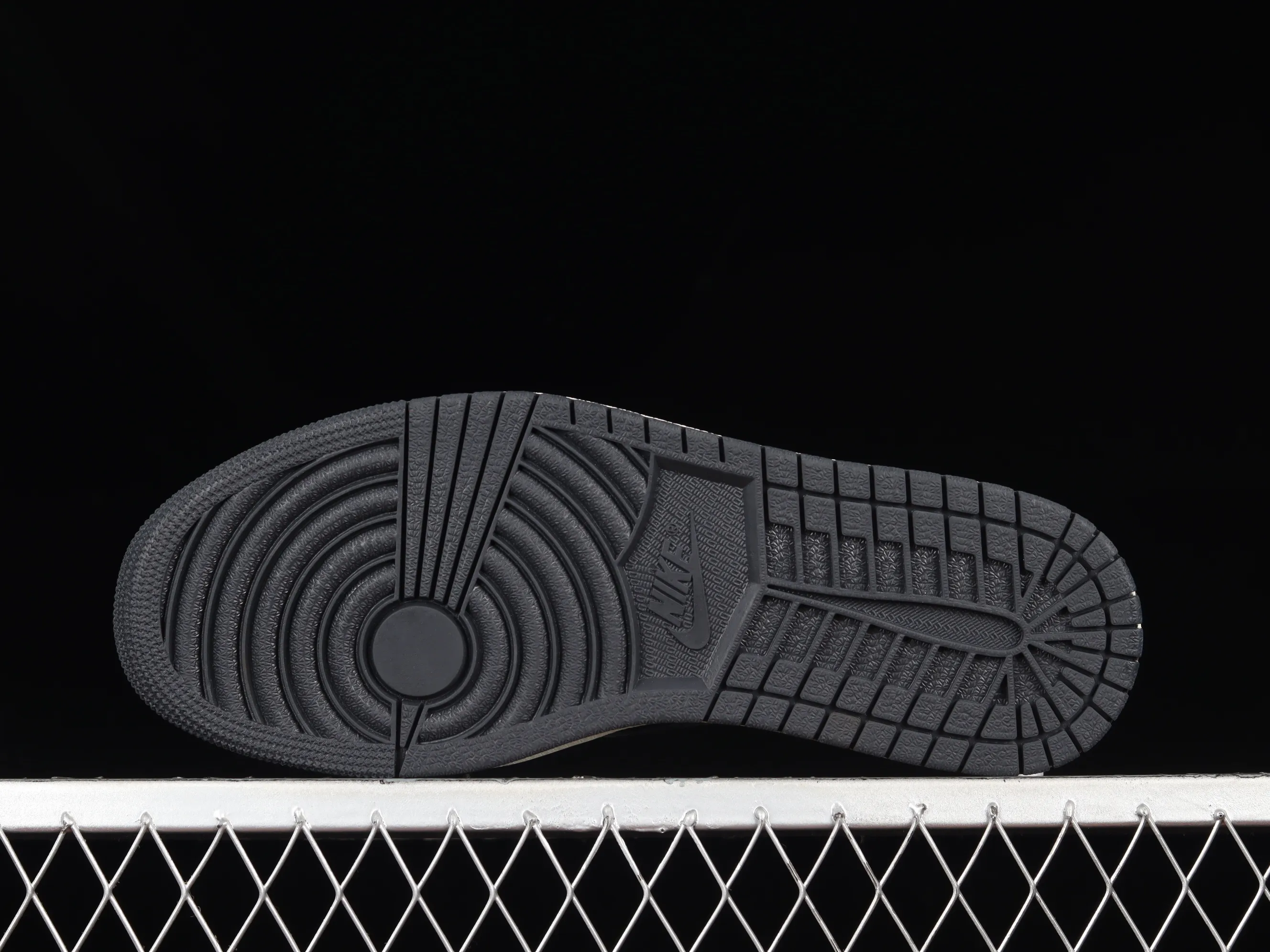 All Categories Air Jordan Jordan Series Basketball Shoes Air Jordan 1 Low Travis Scott x Air Jordan 1 Low "Black Phantom" AJ1 Joe 1 Overhook Black Phantom DM7866-001